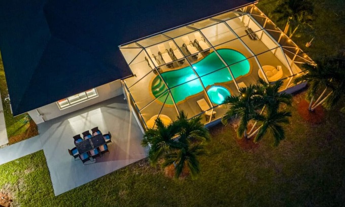 Hunt Club Villa | Newly Designed Renovated Luxe 8 BR Heated Pool