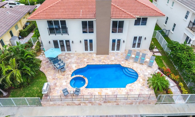 East Fort Lauderdale House | NEWLY Discounted for NEW YEAR'S WEEK - Save OVER 7,000 - Book Now!
