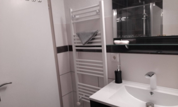 Rhode Apartment | Newly furnished apartment with terrace and own entrance.