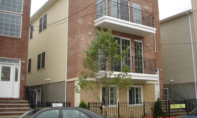 Forest Hill Apartment | Newly Furnished One Bedroom Midterm Rental with Utilities Blazing Fast Internet