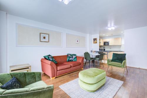 Whittington Apartment | Newly furnished stunning 2 bedroom flat