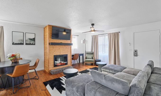 Townsend Apartment | Newly Redesigned 2BR Cabin