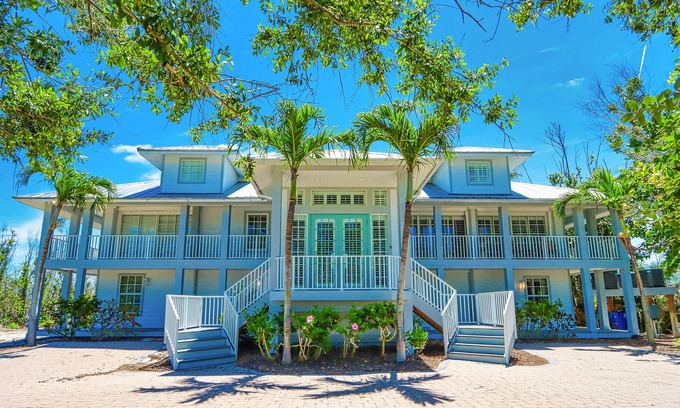 Captiva House | Newly Refurbished, 6 Bedroom Estate Located Bay Front and Across from the Beach