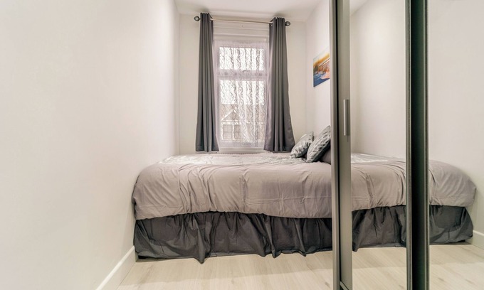 Newbury Apartment | Newly Refurbished 2 Bedroom Flat Near Train Station in Seven Kings/london