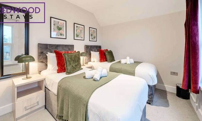 Rushmoor District Apartment | Newly Refurbished 2 Bed Apt for Groups/Contractors