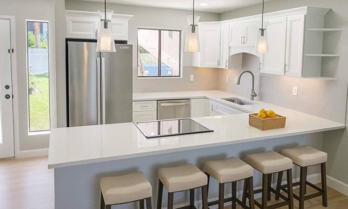 Bradenton Beach Condo | Newly Rehabbed! Bayfront Private Beach Pool