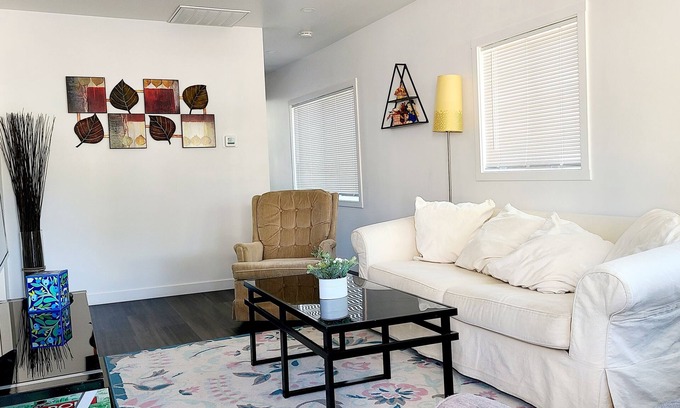 Hillsboro House | Newly Remodeled 3/2 w/King Bed Near Intel