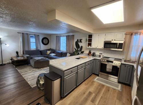 Fairbanks Apartment | Newly Remodeled 3 Bedroom - Bright & Centrally Located Stay