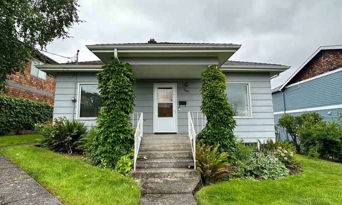 North Queen Anne House | Newly Remodeled 3BR House, Perfect Location Near Ballard, Queen Anne and Fremont