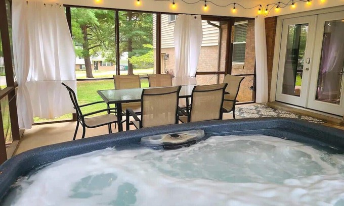 Buechel Apartment | Newly Remodeled 3BR with Hot Tub and Game Room