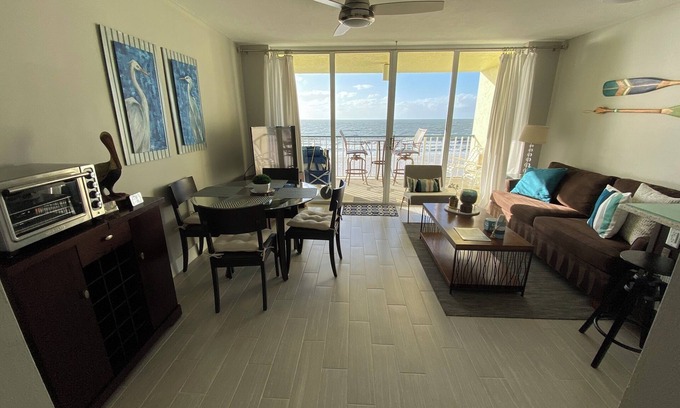 Marco Island Condo | Newly remodeled beach front !