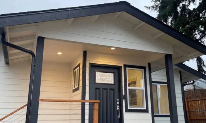 West Hills House | NEWLY REMODELED Cozy Bremerton Bungalow! Fenced Pet-Friendly Yard!