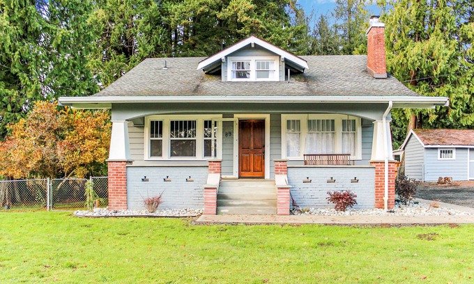 Aberdeen House | Newly Remodeled Craftsman on 1 acre! Come relax and enjoy some small town living
