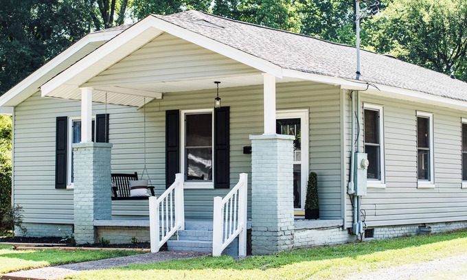 Fort Mill House | Newly Remodeled Downtown Fort Mill home: 3 Queens - Sleeps 6