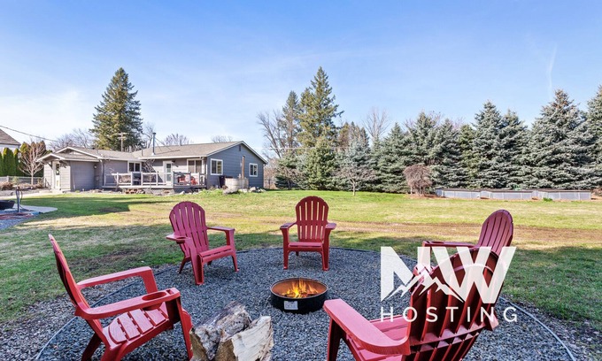 Hayden House | Newly Remodeled Home—Large Yard, Fire Pit, Quiet Area, 2 Miles to Beach & 12 Miles to Silverwood!