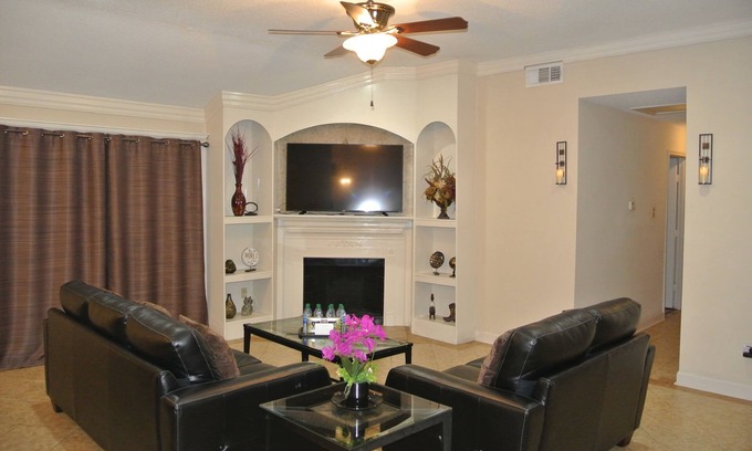 Braithwaite House | Newly Remodeled Luxurious N Spacious Home. 4BR+2BA/2Kings+3Queens/Clean+Comfy!