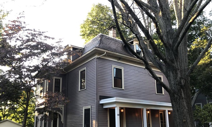 Newton Corner House | Newly remodeled luxury family home for your extended stay.