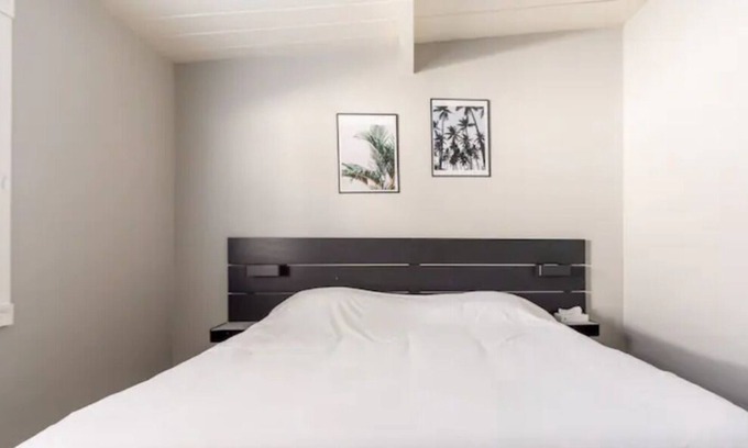 East San Mateo House | Newly Remodeled Modern Furnished SFH in Bay Area