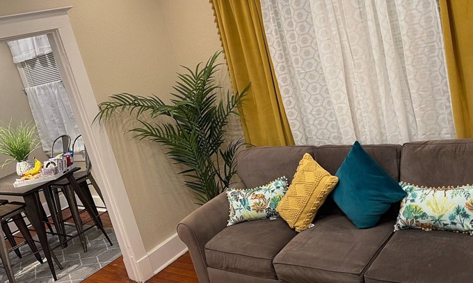 Holy Cross District House | Newly Remodeled Two-Story Retreat -9 mins from the French Quarters!