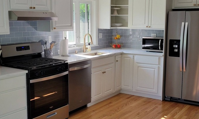 Little Compton House | Newly remodeled home in Little Compton 3 minutes to South Shore and Briggs Beach