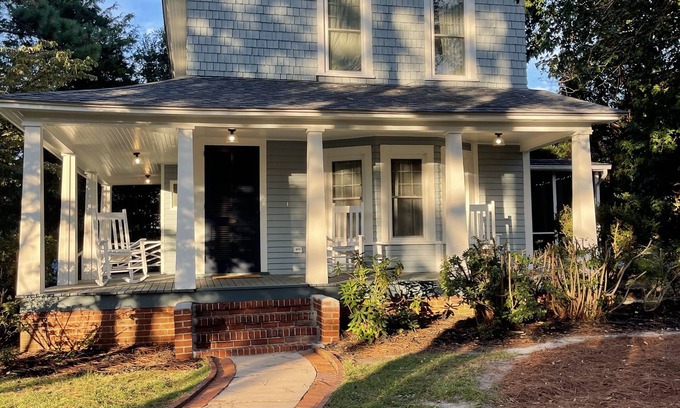 Southern Pines House | Newly remodeled Downtown Southern Pines Cottage! Walking distance-Must See!