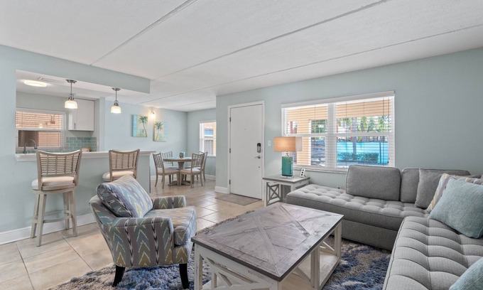 North Redington Beach Condo | Newly renovated 2/2 in N Redington Beach