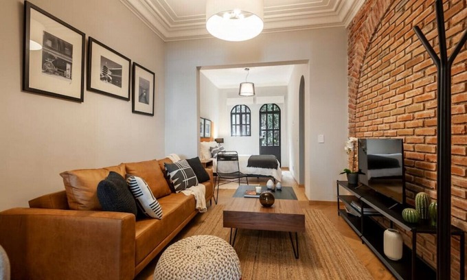 Hipodromo Condesa Apartment | Newly-Renovated Studio in a 1920's Modern House