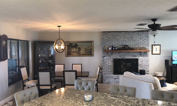 Putnam Hall House | NEWLY RENOVATED HOME ON LITTLE SANTA FE, FLEXIBLE CANCELLATION POLICY