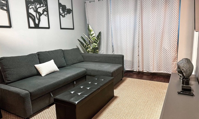 Queens House | Newly Renovated 1br in Sunnyside - Close to Subway 20mins to City