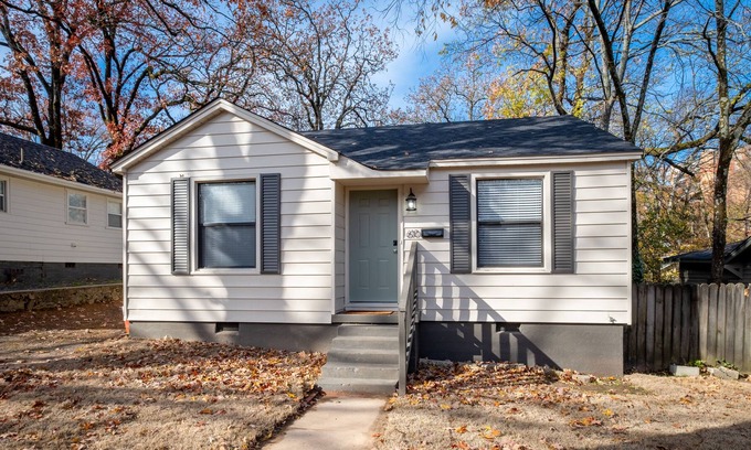 Capital View House | Newly Renovated 2BD/1BA Charmer! Great Location!