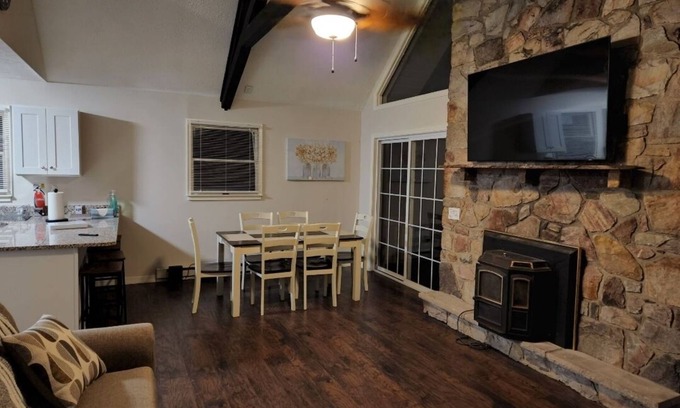 Briar Crest Woods Ski Chalet | Newly Renovated 3 Bedroom Chalet with Hot Tub!