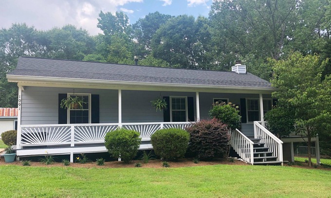 Athens House | Newly Renovated 3 bed/2 bath Home near Athens