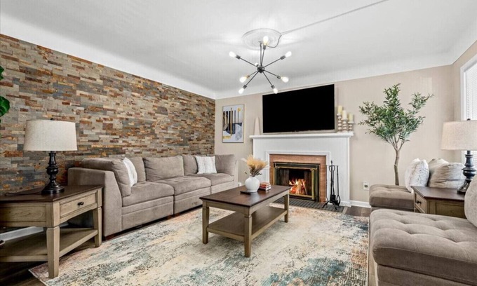 Dearborn House | Newly Renovated 4 Bedroom 2 Bath Downtown Dearborn