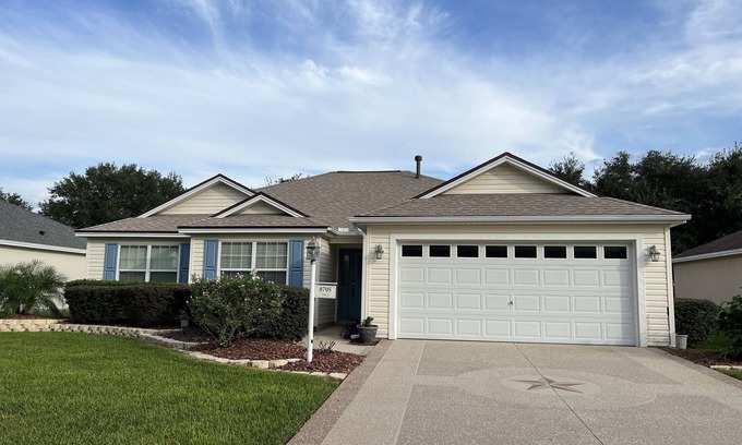 Briar Meadow House | Newly renovated and decorated. Large lanai with AC/Heat. Great Location!