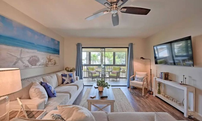 Iona Condo | Newly Renovated and Near Beaches - Cinnamon Cove Gated Community
