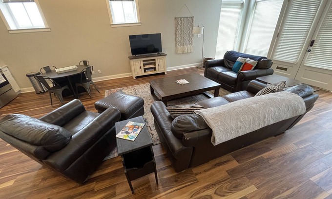 Lafayette Square Condo | Newly Renovated Apartment IDEAL 4 LONG STAYS Close to Downtown Lafayette Square