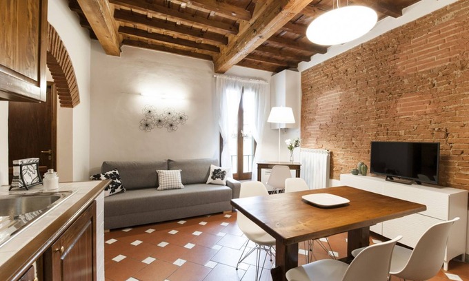 Sant' Ambrogio Apartment | Newly renovated apartment in contemporary style with design details ideal for 5 people.