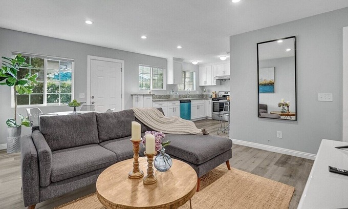 Arcadia House | NEWLY Renovated Arcadia Home | Queen Bed 3BR/2.5BA