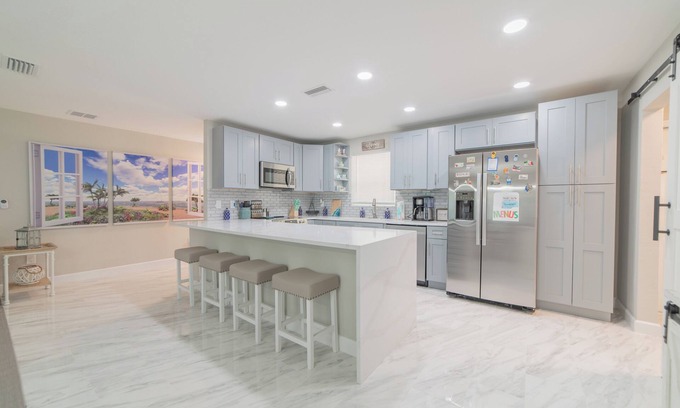 Port Orange House | Newly renovated, beautiful beach-themed 3BR/2BA home with a pool in Port Orange!