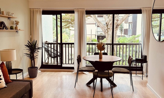 Le Penon Apartment | Newly renovated charming Apartment Des Pins 150 meters from the beach.