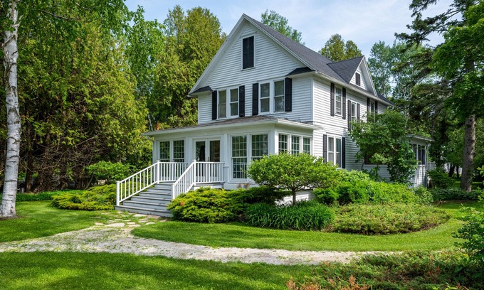 Ephraim House | Newly renovated, charming 1903 farmhouse in the heart of Ephraim