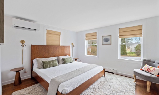 Kennebunk House | Newly renovated, close to beaches, galleries & dining. Ideal for families