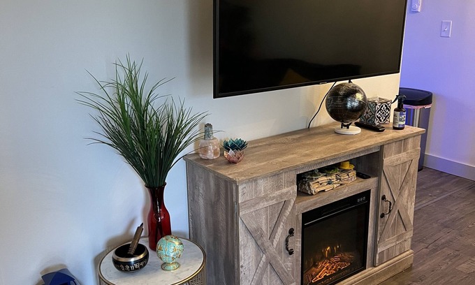 South Tacoma Apartment | Newly Renovated Cozy 2 Bd Rm Apt