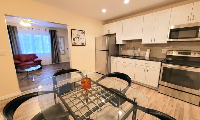 Ridge Wood Heights Apartment | Newly renovated cozy and modern 2 bed. appartment