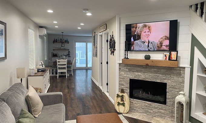 Wildwood House | Newly Renovated Family Cottage Just 3 Blocks From The Beach !