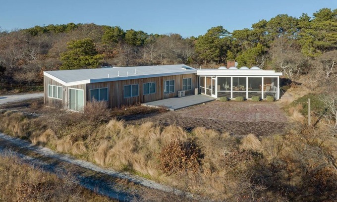 Wellfleet House | Newly Renovated GORGEOUS Modern Home, Water View, Beach Access (CS0034)