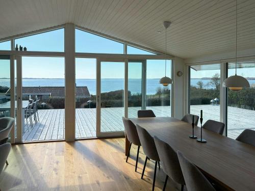 Ronde House | Newly Renovated Holiday Home With Aarhus Bay Views