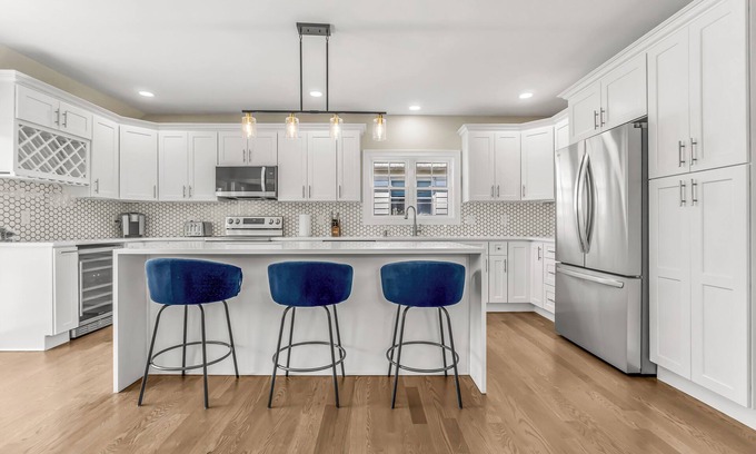 Devon House | Newly Renovated Home Minutes From The Beach & More