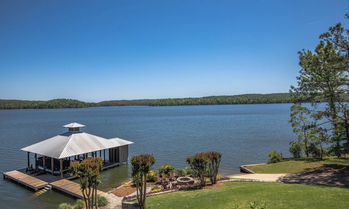 Pleasure Point House | Newly Renovated House with The Best View on the Lake!