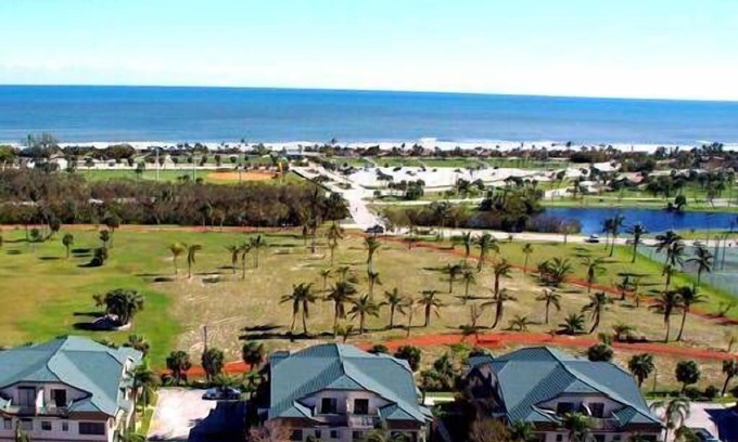 Bella Vista House | *Newly renovated* Jupiter Retreat Walk to beach, shops 3 BR 2.5 Ba